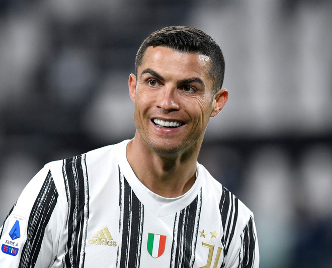 Tiết lộ Ronaldo từng hóa &#34;siêu cò&#34; dụ dỗ Ivan Rakitic, Barca phũ phàng phá tan - 1