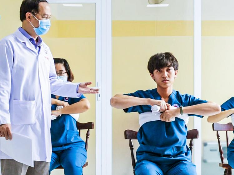 Bài tập phục hồi chức năng phổi cho bệnh nhân sau nhiễm COVID-19