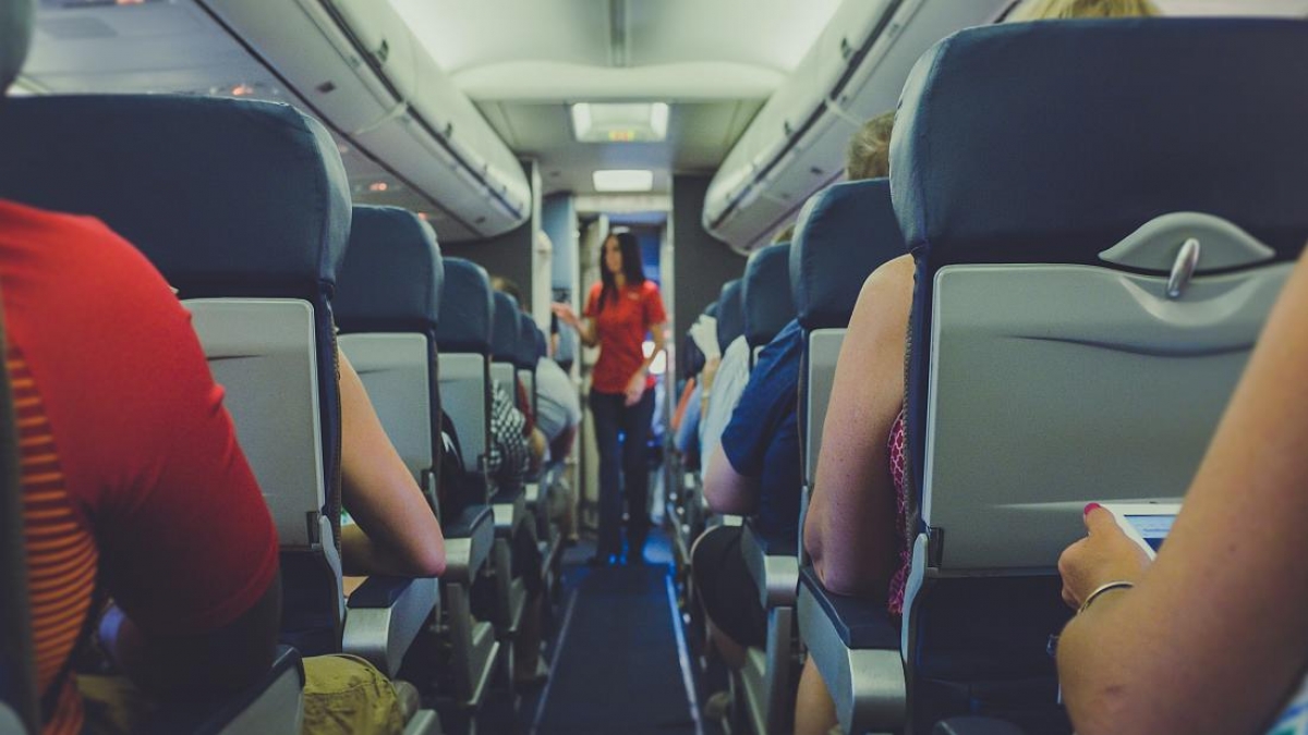 Sử dụng Wi-Fi trên máy bay có an toàn? - 1