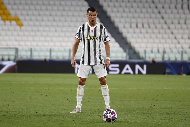 HLV Allegri họp báo, dọa tước quyền đá phạt của Ronaldo ở Juventus - 3