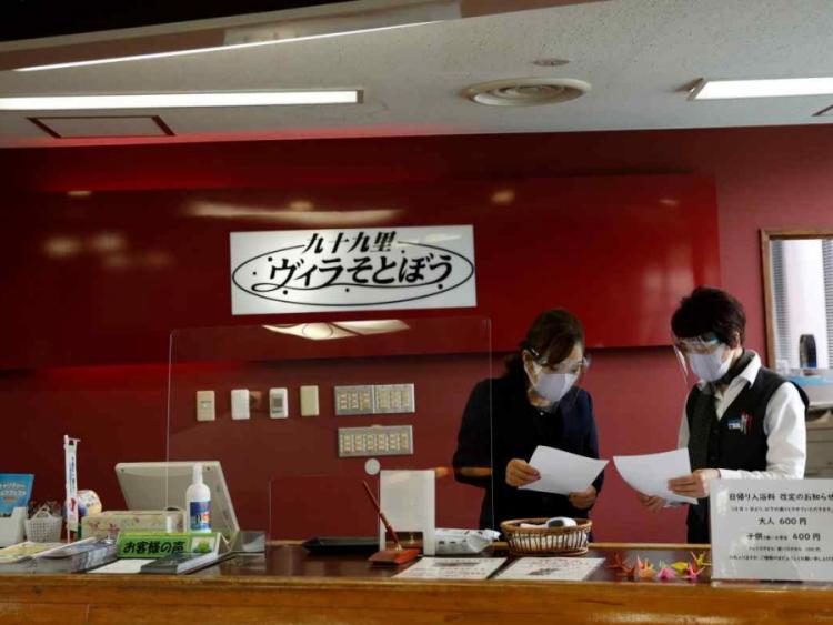 Ngành khách sạn ở Tokyo “đau đầu“ vì kỳ Olympic lạ lùng