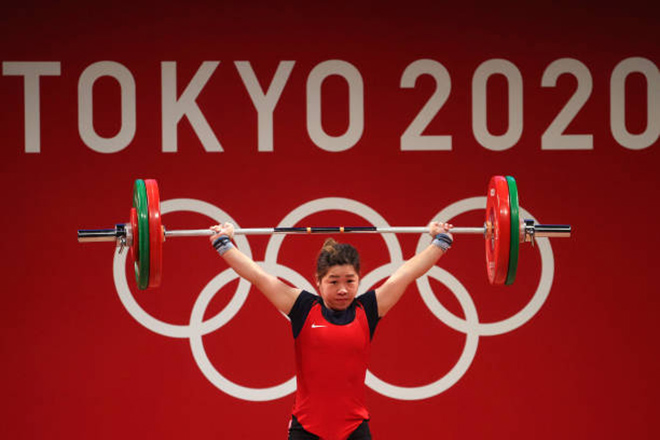 HLV cử tạ hứa hẹn Hoàng Thị Duyên sẽ giành huy chương ở Olympic tới - 1