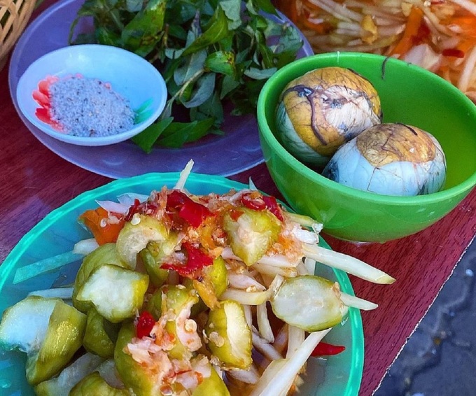 Món ăn truyền thống có biến tấu lạ ở Đà Nẵng - 1