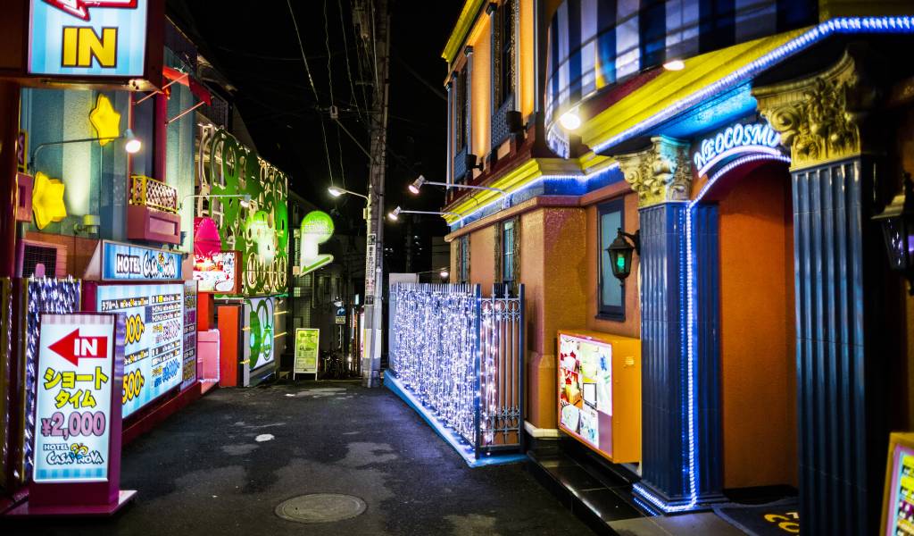 'Khách sạn tình yêu' - tiêu chuẩn hẹn hò ở Nhật Bản có gì đặc biệt - 1