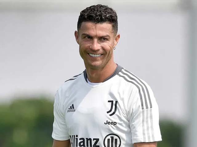 Juventus choáng váng vì 2 ca nhiễm Covid-19, tình hình Ronaldo ra sao? - 1
