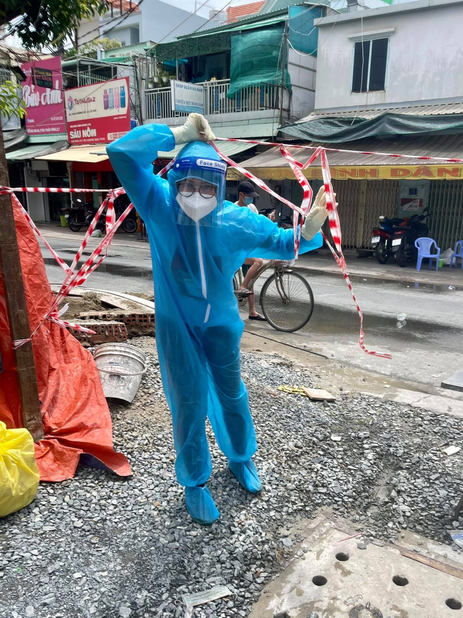 Khi nghệ sĩ Việt đi qua những sợi dây phong tỏa - 2