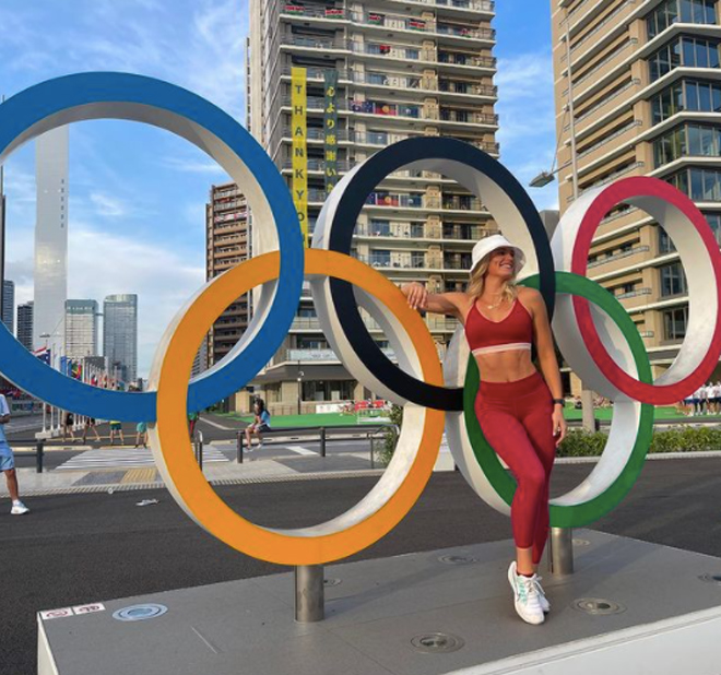 Mỹ nhân nhảy sào mời chào ảnh nóng trên website nhận kết quả sốc ở Olympic - 8