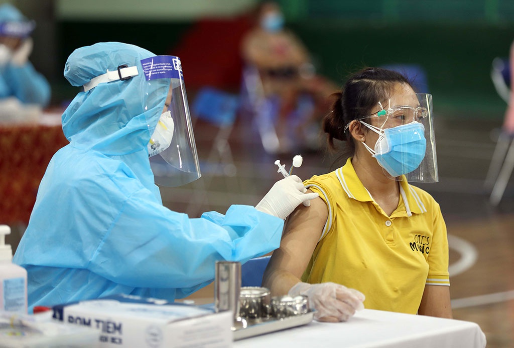 Việt Nam đã tiêm hơn 8 triệu liều vaccine phòng COVID-19 - 1