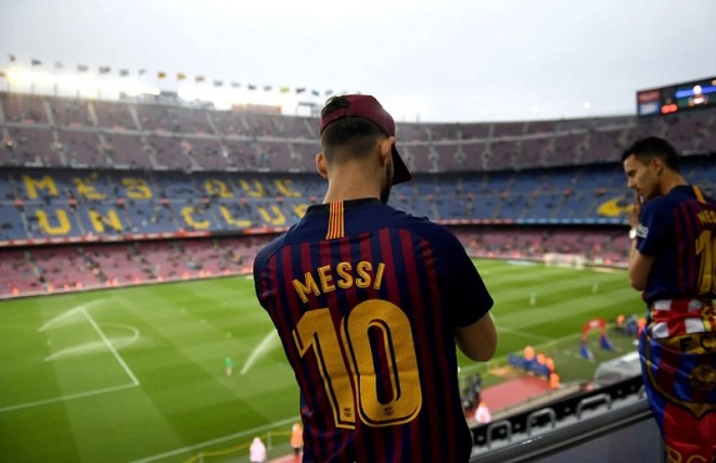 Tin mới nhất bóng đá tối 7/8: CĐV Barcelona lên kế hoạch tri ân Messi - 1
