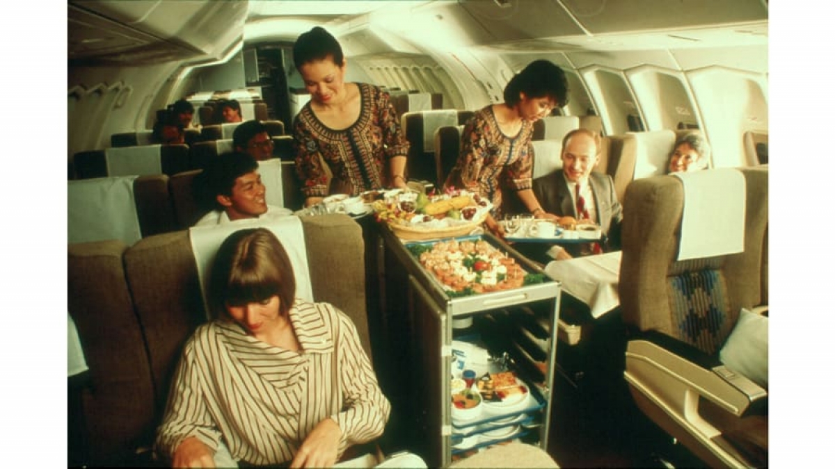 Những bữa ăn trên máy bay từng thịnh soạn đến mức nào? - 12