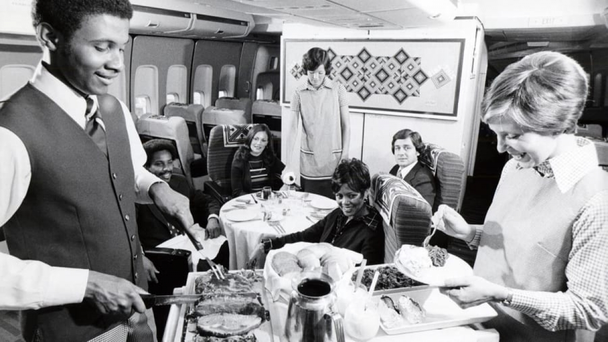 Những bữa ăn trên máy bay từng thịnh soạn đến mức nào? - 8