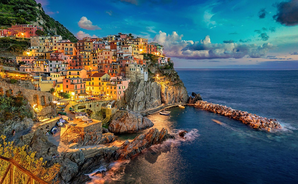 Những thị trấn rực rỡ sắc màu ở Italy - 2