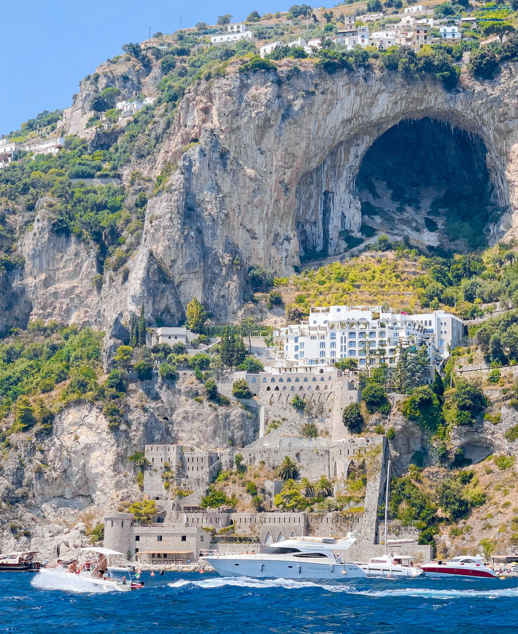Khám phá vẻ đẹp tuyệt mỹ ở thành phố biển Positano nước Ý - 17
