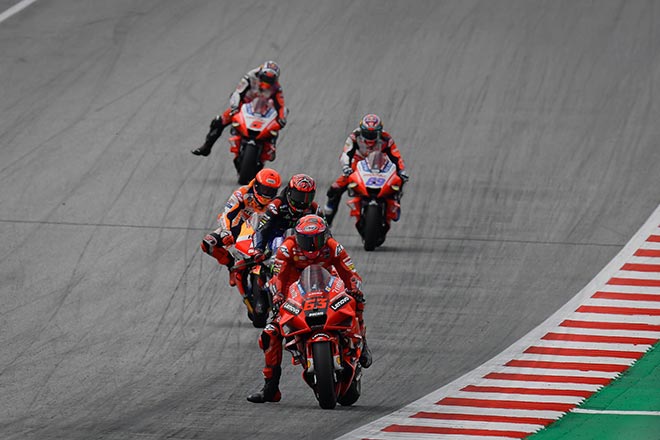 Đua xe MotoGP, chặng Austrian GP: Mưa là &#34;điểm nhấn&#34;, chủ nhà đăng quang với cái kết bất ngờ - 4