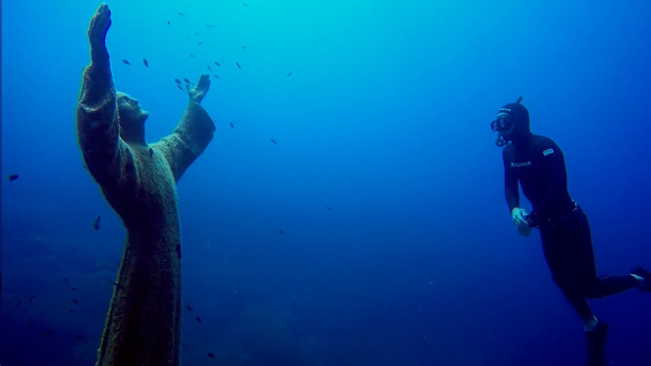 "Lạc trôi" với vẻ đẹp kỳ ảo của bảo tàng dưới đáy biển - 1