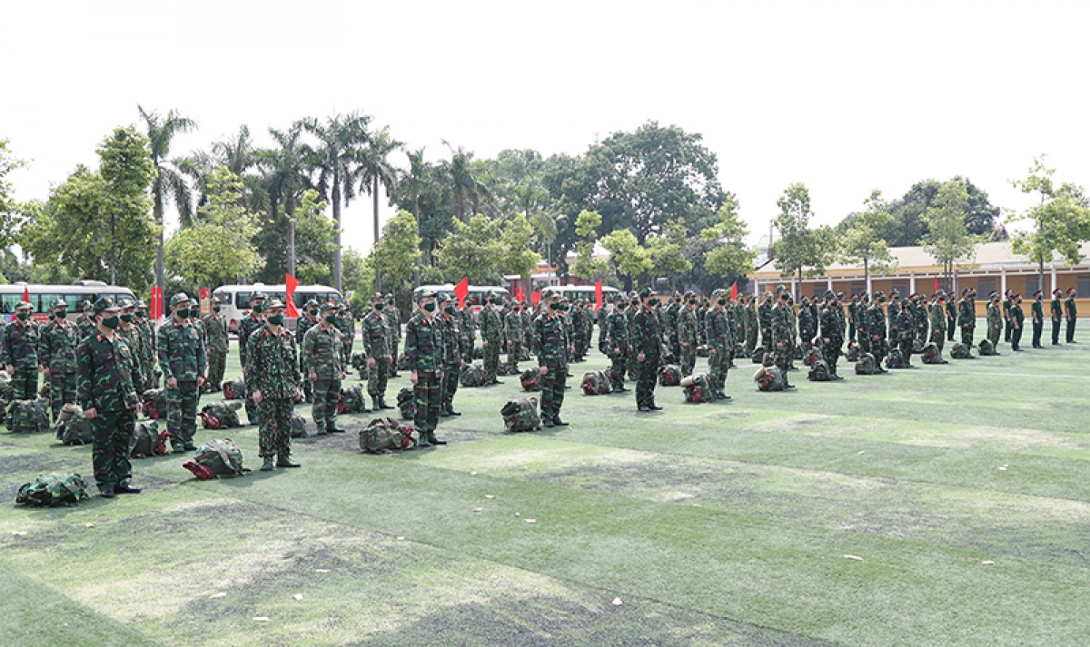 Quân đội căng mình trên khắp các “mặt trận” phòng chống dịch COVID-19 - 1