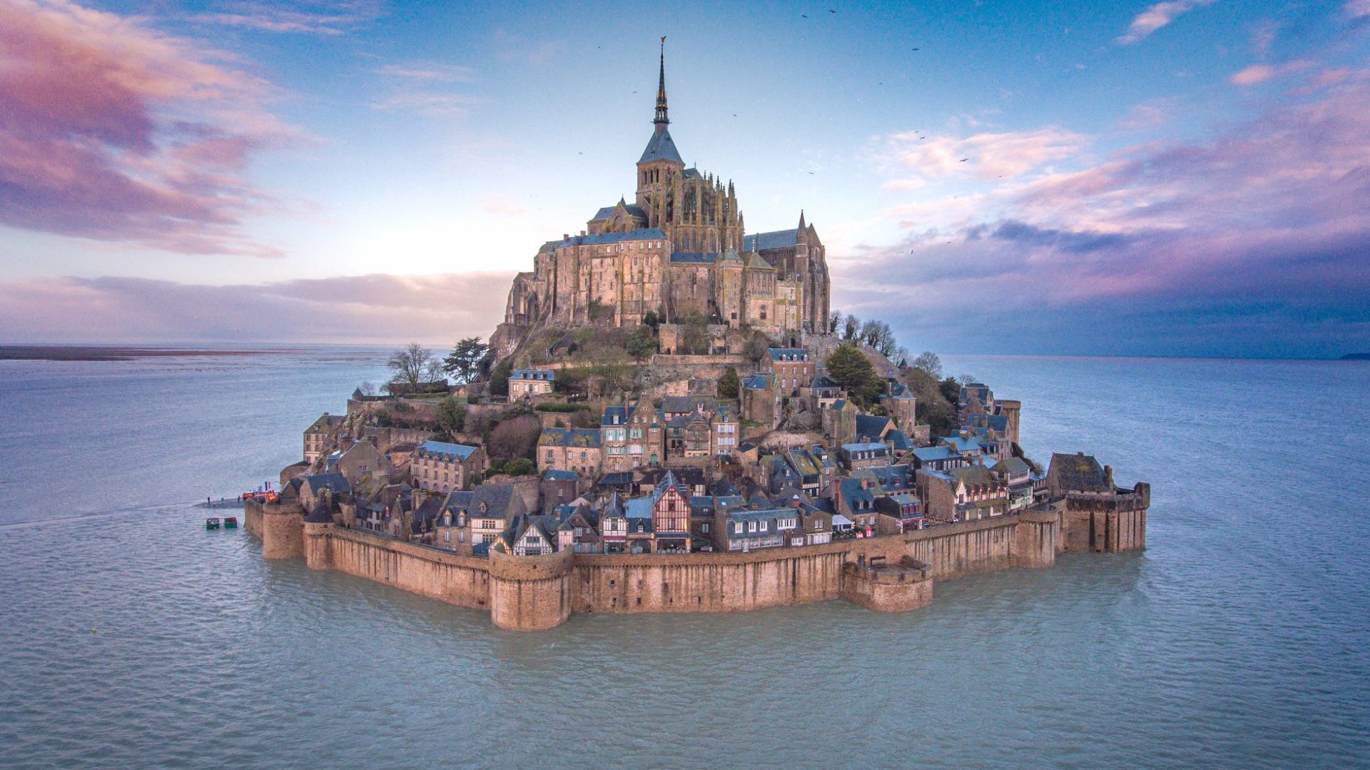Lâu đài "bất khả xâm phạm" và những bí ẩn chưa được giải mã ở Pháp - 2
