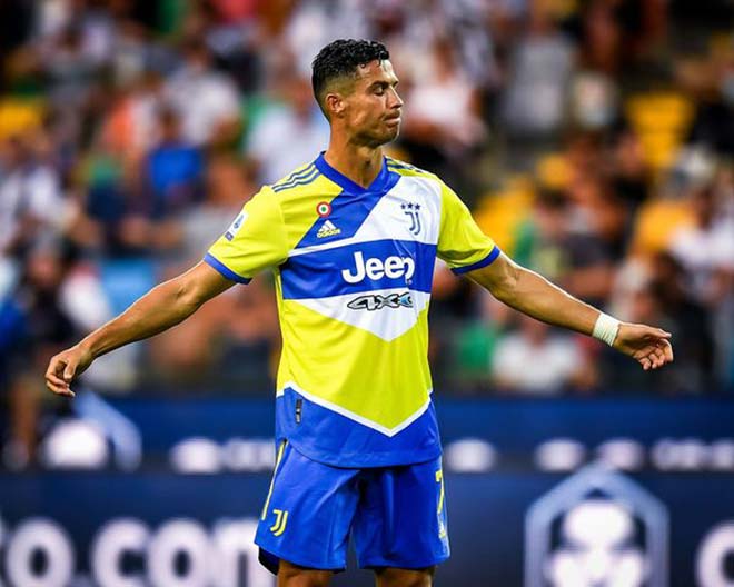 Ronaldo ghi bàn phút 90+4 cho Juventus, cởi áo ăn mừng để rồi VAR không công nhận - 7