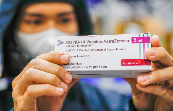 Thêm hơn 1,4 triệu liều vắc xin AstraZeneca về đến TP.HCM - 1