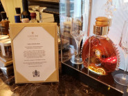 Các món đồ có giá 'không tưởng' trong minibar khách sạn