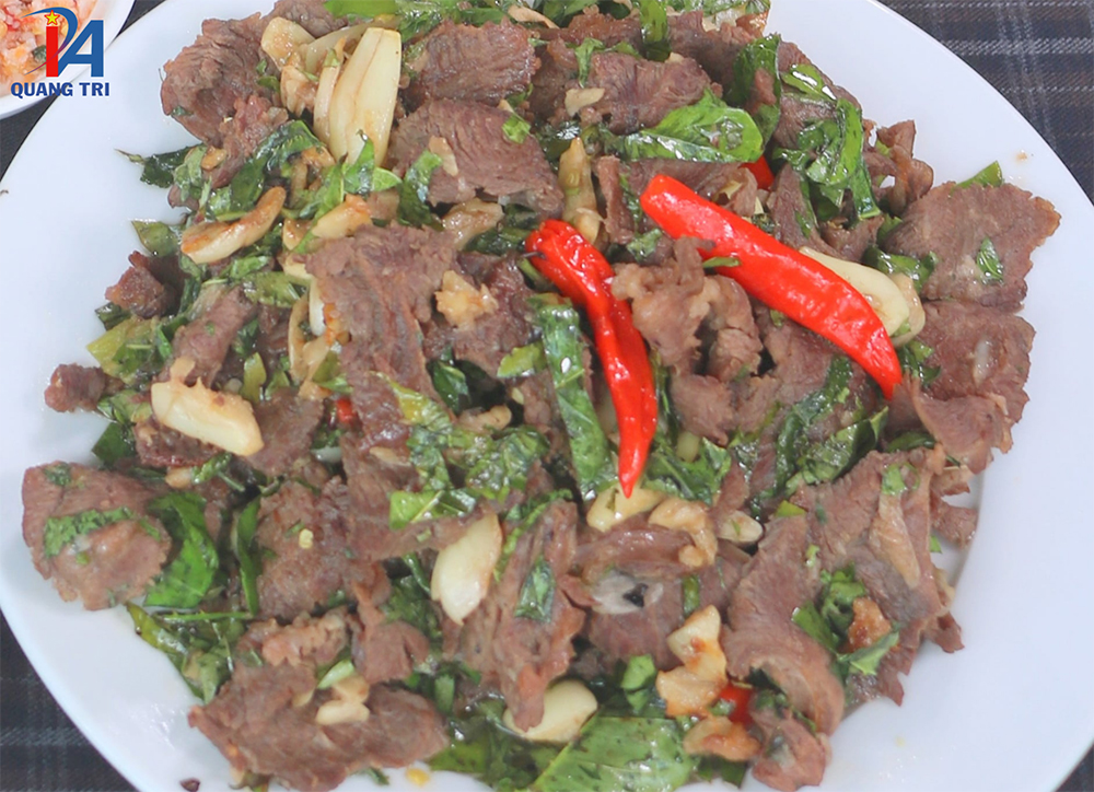 Thịt trâu lá trơng – Top “20 món ăn Việt Nam mới lạ” ở Quảng Trị - 5