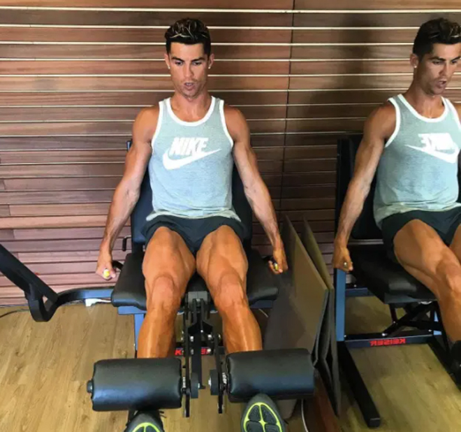 “Lực sĩ” Ronaldo với bí quyết tập GYM bật cao 2m56, ghi bàn như siêu nhân - 2