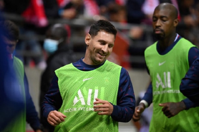 Messi đá trận ra mắt PSG, cầu trường nổ tung chào đón khoảnh khắc lịch sử - 2
