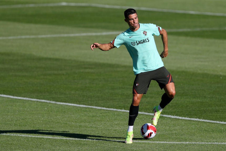 Ronaldo được MU “mở đường” nhận áo số 7, khoe cơ bắp ở ĐT Bồ Đào Nha - 5