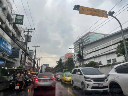 Chuyển động - Thái Lan thử nghiệm chung sống với COVID-19, Bangkok kẹt xe lại từ sáng