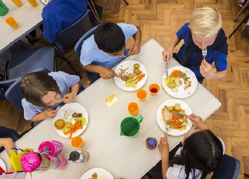 Vòng quanh thế giới xem học sinh ăn gì vào bữa trưa ở trường - 12