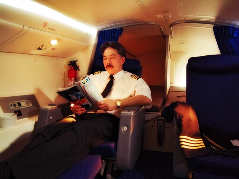 Khám phá phòng ngủ bí mật cho phi công và tiếp viên trên máy bay - 10