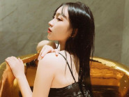 Thêm 1 hot girl 10x gây sốt với bộ ảnh gợi cảm ở khách sạn dát vàng