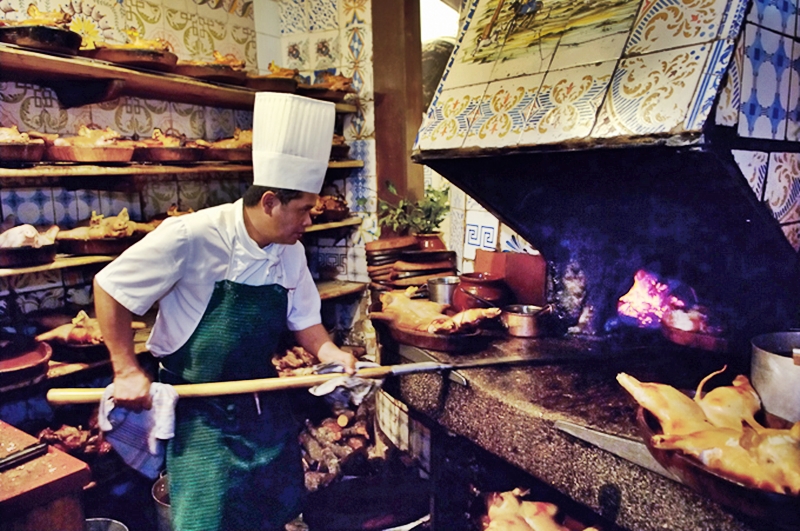Khám phá nhà hàng lâu đời nhất thế giới, hơn 300 năm giữ lửa lò - 4