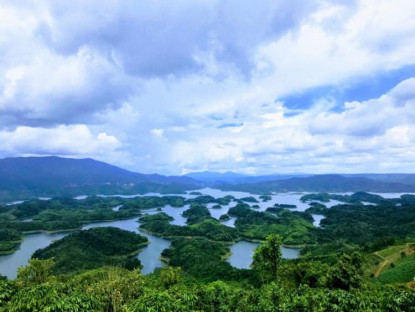 Du khảo - Xuyên rừng Bù Gia Mập đến hồ Tà Đùng: Picnic ngắm nhìn Vịnh Hạ Long trên cạn
