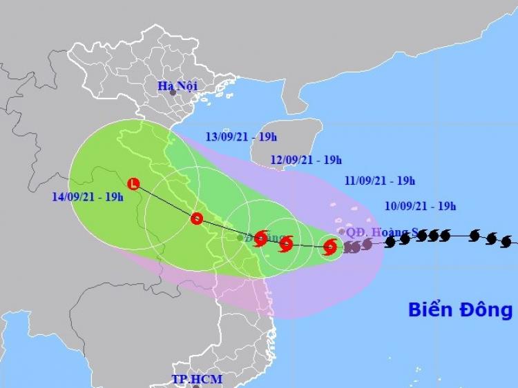 Người dân các tỉnh miền Trung không ra khỏi nhà để bảo đảm an toàn trước bão số 5