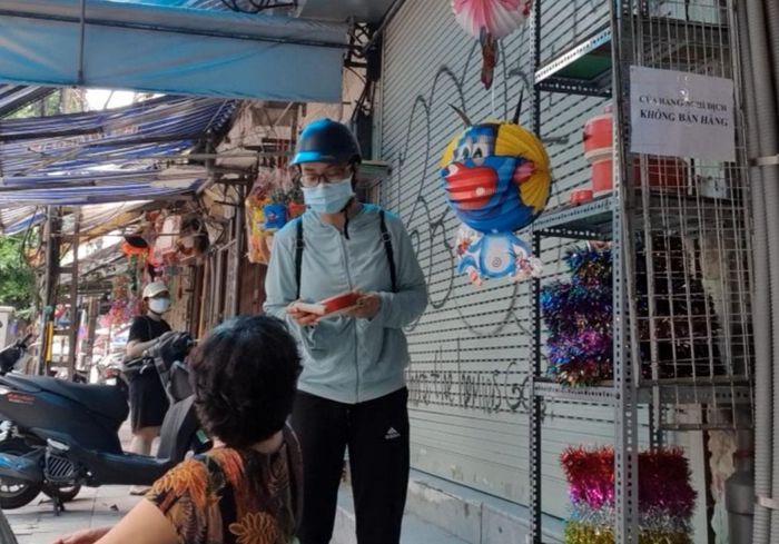 'Thủ phủ' đồ chơi trẻ em ở Hà Nội phủ bạt, vắng lặng trước Tết Trung thu - 10