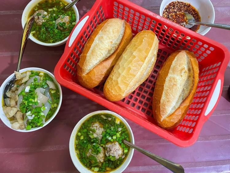 Điểm trái ngược thú vị trong 'gu' ăn bánh mì của người Sài Gòn, Hà Nội, Đà Lạt