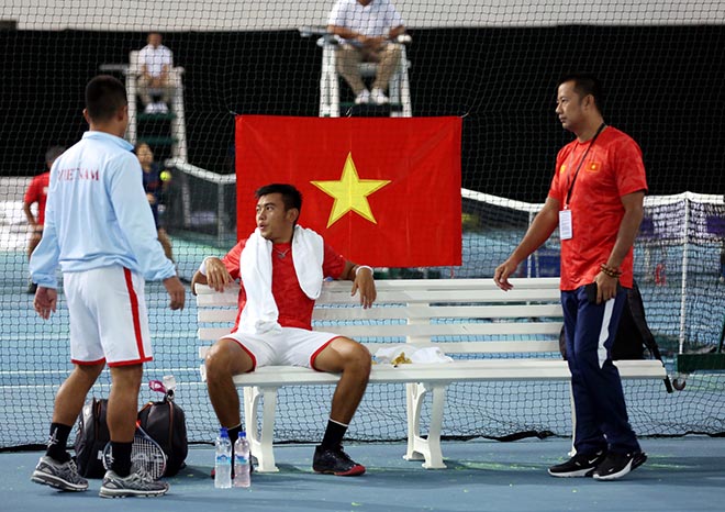 Lý Hoàng Nam đấu “máy giao bóng” cao 1m88, tuyển quần vợt VN thắng kịch tính - 4