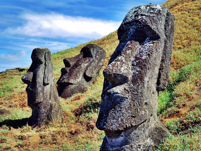Giải mã bí ẩn về những tượng đá khổng lồ kì lạ trên đảo Phục Sinh - 5