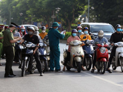 Hà Nội dừng kiểm soát giấy đi đường từ 21/9