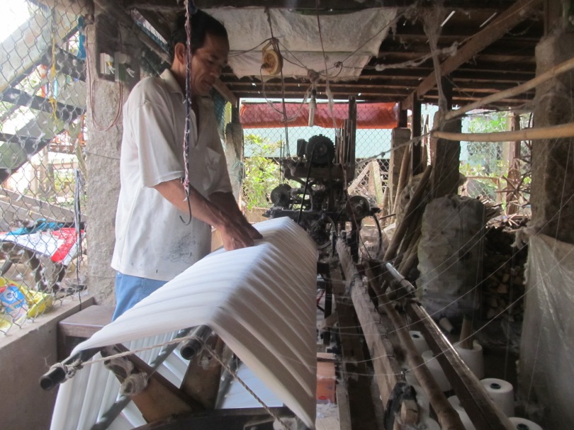 Làng nghề dệt khăn rằn trăm năm tuổi ở vùng đất sen hồng - 3