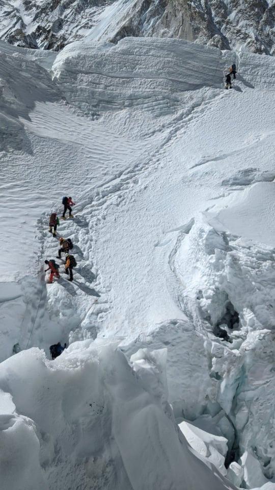 Kỹ sư người Việt lên đỉnh Everest - 3