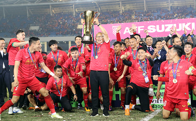 ĐT Việt Nam vào bảng “tử thần” AFF Cup, trung vệ &#34;trăm năm có một&#34; lo thầy Park gặp khó - 1