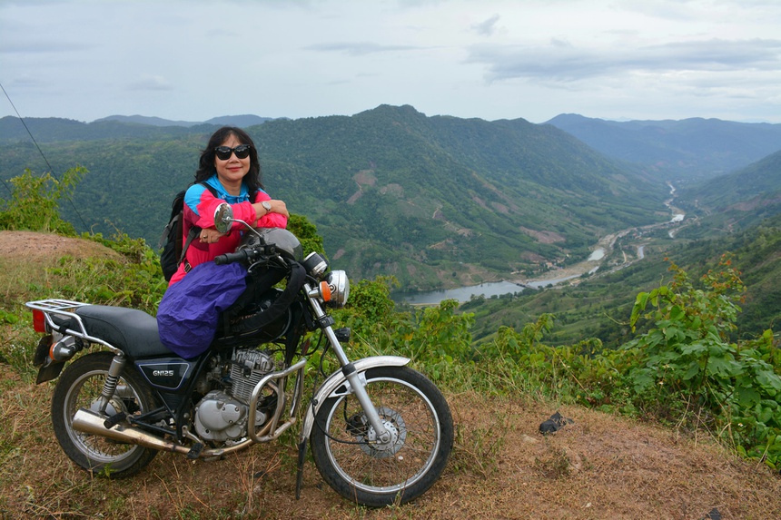 Nữ “phượt thủ” U60 đi xe máy rong ruổi khắp Việt Nam - 5