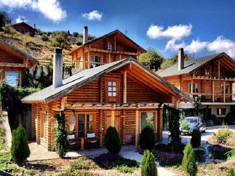 ‘Mục sở thị’ Hyades Mountain Resort, khách sạn trong hang làm từ 1000 mảnh gỗ ở Hy Lạp