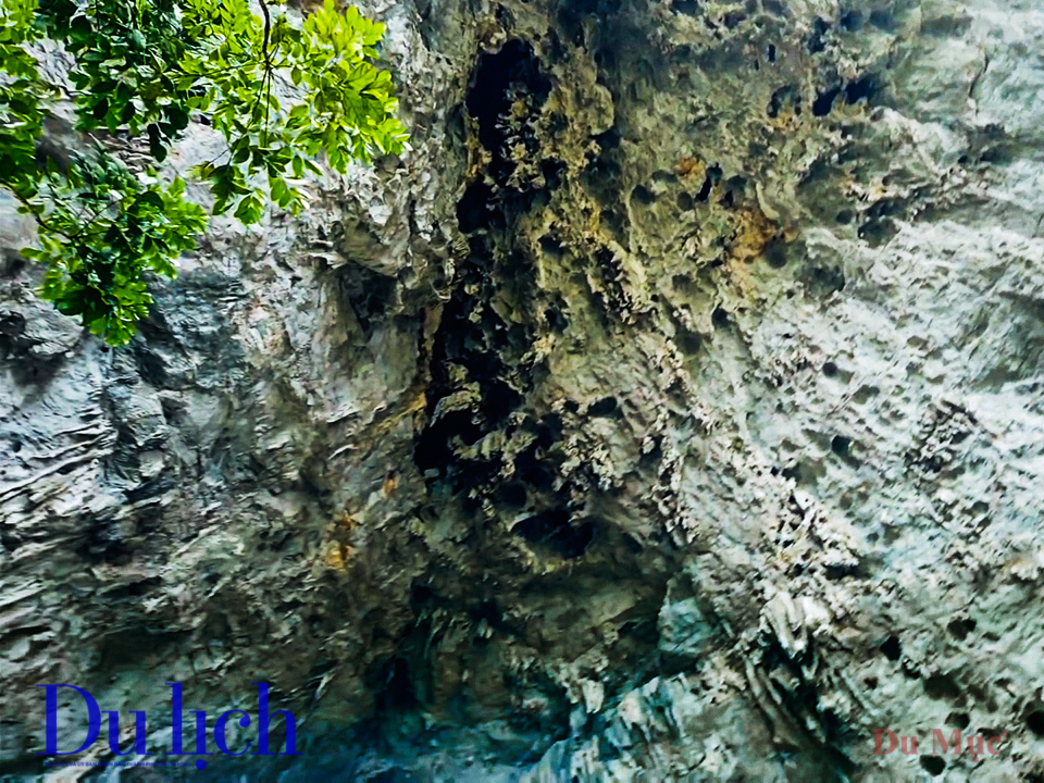 Khám phá hang động bên trong núi Mắt Thần Nà Ma - 17