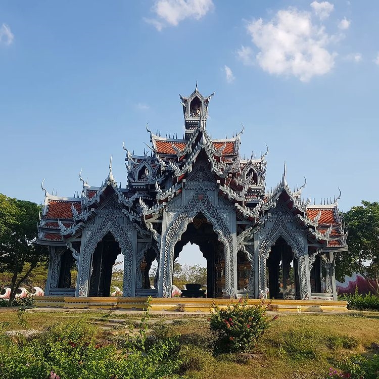 Du lịch Thái Lan nên đi đâu: Khám phá vẻ đẹp tráng lệ của đền Sumeru - 3