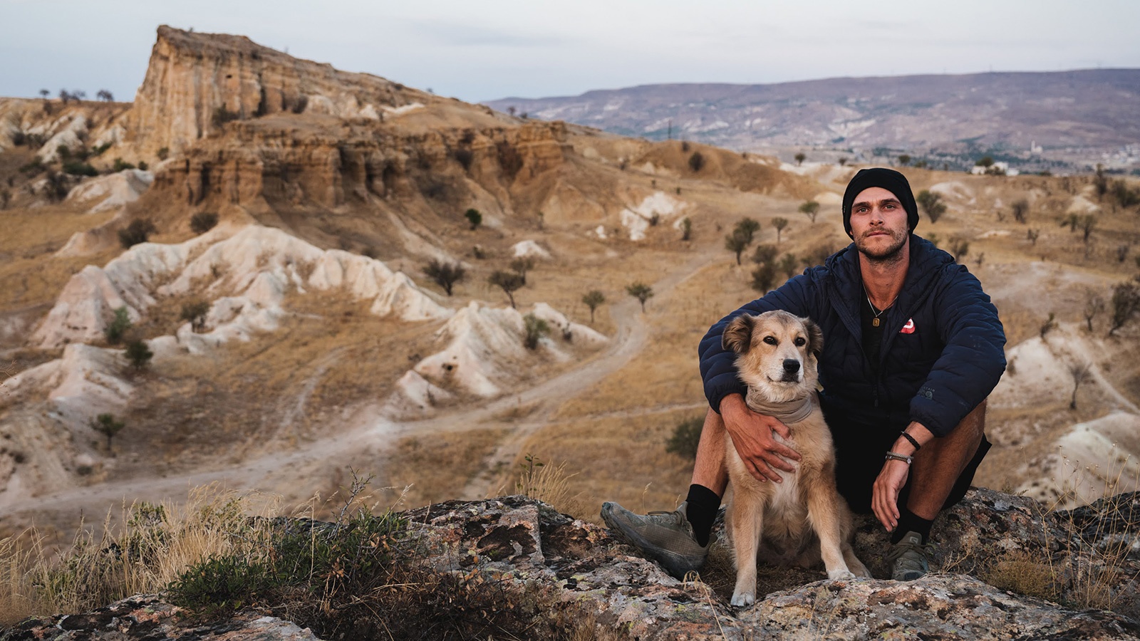 Chàng trai Mỹ đi bộ quanh thế giới với chó cưng trong 7 năm - 6