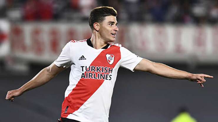 Tin nóng chuyển nhượng tối 8/7: Julian Alvarez sắp gia nhập Man City - 1