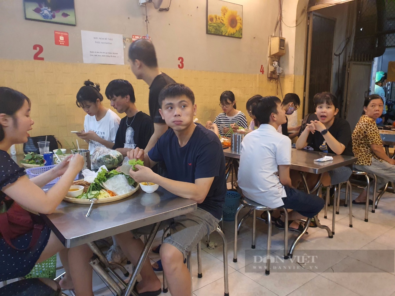 Sài Gòn quán: Nem nướng Nha Trang chính gốc ở Sài Gòn, ăn ở đâu? - 5